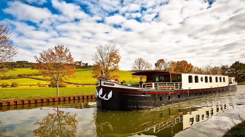 French Hotel Barge Prosperite offers private barge charter in Burgundy France