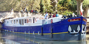 French Hotel Barge Finesse offers barge cruises in Burgundy France