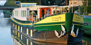 Hotel Barge La Nouvelle Etoile is wheelchair accessible and offers barge cruises in Holland, France, Germany & Luxembourg