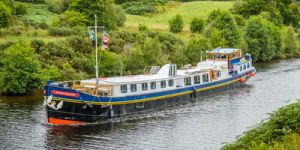Scottish Hotel Barge Scottish Highlander offers cruises in the Highlands of Scotland