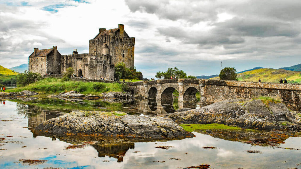 Scotland Cawdor Castle free image from Pexels by Miquel Rossello Calafell