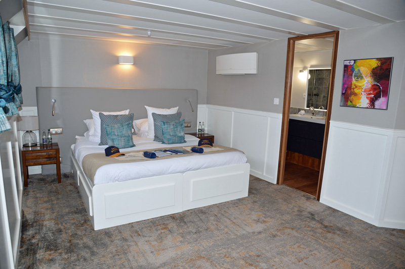 French Hotel Barge FInesse - Double Cabin