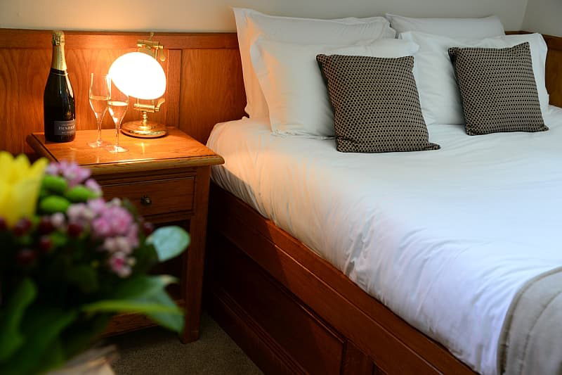 French Hotel Barge L'Impressioniste - Cabin - Burgundy France