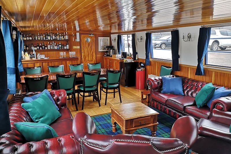 Hotel Barge Scottish Highlander Salon, Dining, & Bar