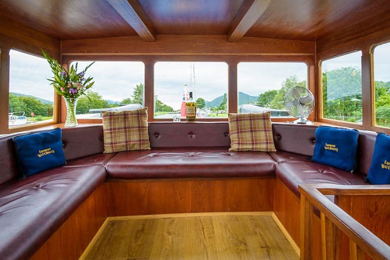 Scotthish Hotel Barge Scottish Highlander - Seating in the Wheelhouse